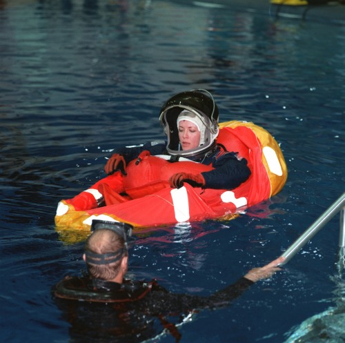 humanoidhistory:April 6, 1998 – Astronaut Janet Kavandi undergoes emergency bailout training a