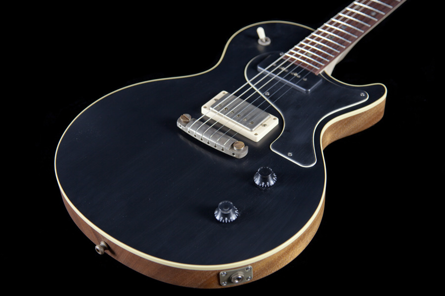 guitarlust:  Nik Huber Krautster in Worn Onyx.
