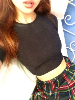 lilydesu:  this skirt is real cute  Omg!