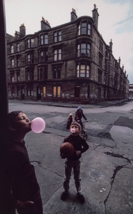 the-night-picture-collector:Raymond Depardon, Glasgow, 1980