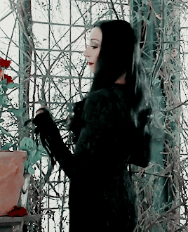 Anjelica Huston as Morticia Addams in The Addams Family ( 1991 ) 