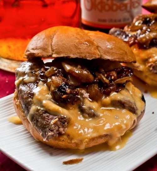 yummyfoooooood:  Bratwurst Burger with Beer Braised Onions &amp; Beer Cheese Sauce