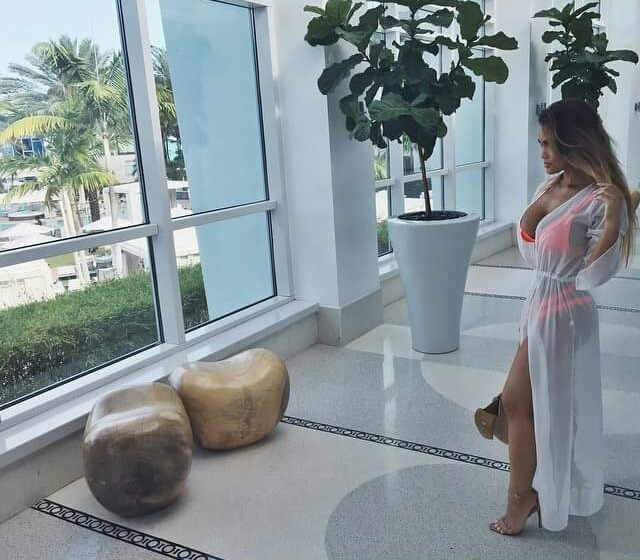 girlsandlandscape:  Daphne Joy 