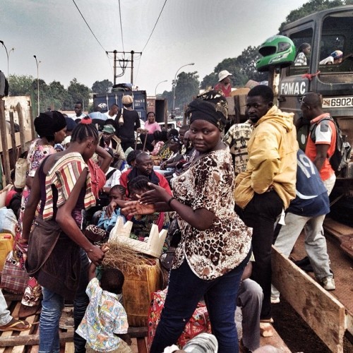 March 2014, people get ready to leave Bangui by convoy secured by the Misca. Twice a week, hundreds 