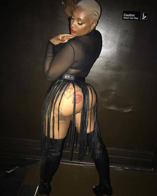 thegrocerylista1:#thegrocerylist  Model @london.monroe