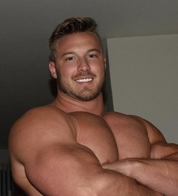 thenewutahbear:  musclecorps:Check out my my new Tumblr blog! Http://thenewutahbear.tumbler.com