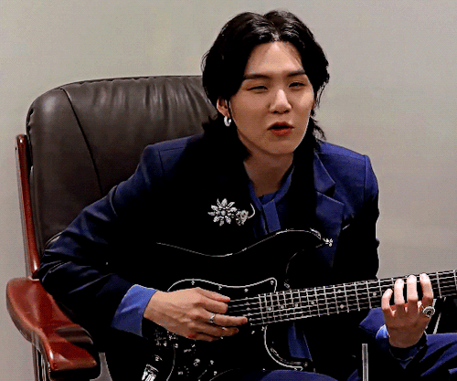 Yoongi With Long Hair And Playing Guitar Aka My Two Weakness In One Video