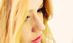 face to face-Lana - Page 2 Tumblr_odvjisjzKy1tnjjm8o6_250