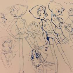 rosebushroach:  Trying to figure out a good way to draw pearl #stevenuniverse #pearl #suisallidraw #doodles 