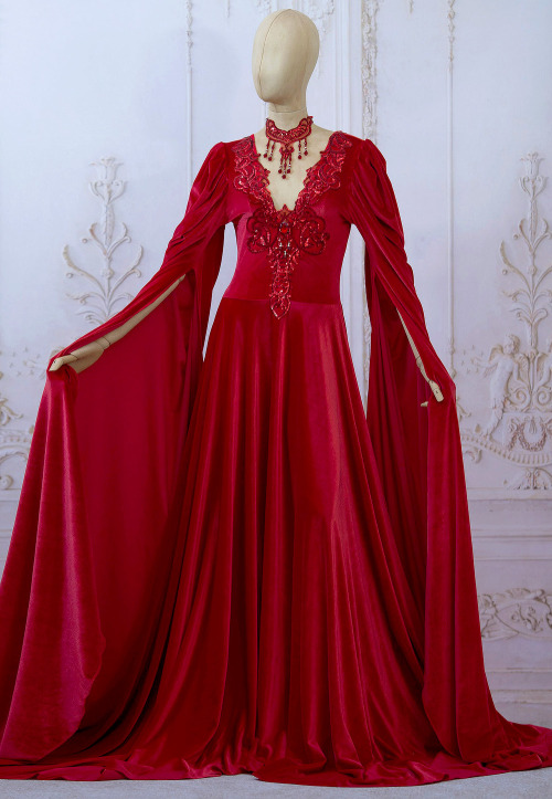 Wulgaria ‘Red Velvet’ Wedding Gown [x]