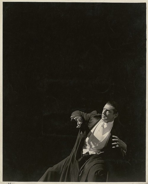 vintage-halloween: ronaldcmerchant:Bela Lugosi- DRACULA (1931) ronaldcmerchant: Bela Lugosi- DRACULA