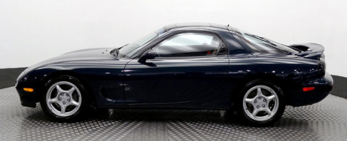 carsthatnevermadeitetc:Mazda RX-7 Touring, 1994. This car, finished in Montego Blue Metallic and fit