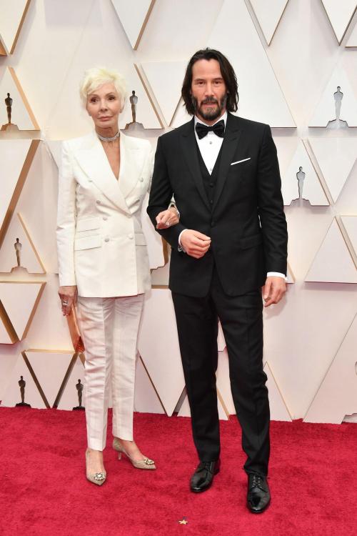 blue&ndash;folder:  Keanu Reeves brought his mom to the Oscars