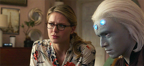fairyroses:Kara & Brainy in “Bunker Hill” (4.08)