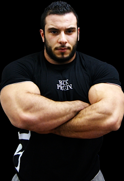 drwannabe:  Lorenzo Becker  I want those massive arms wrapped around me!