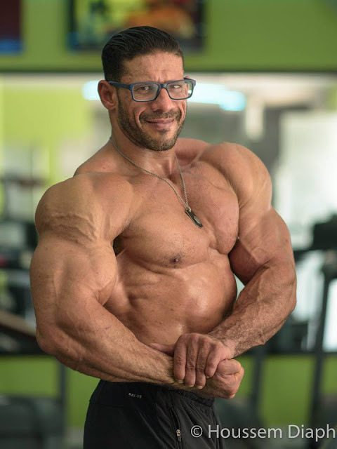musclemen-glasses