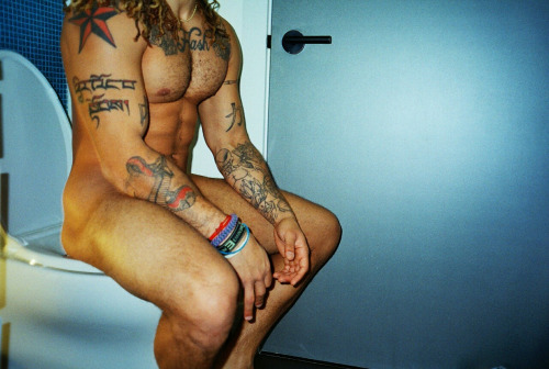 idmakeyouscream:  nakedblackmalestarz:  Flashman Wade  www.IdMakeYouScream.tumblr.comTwitter/IG: