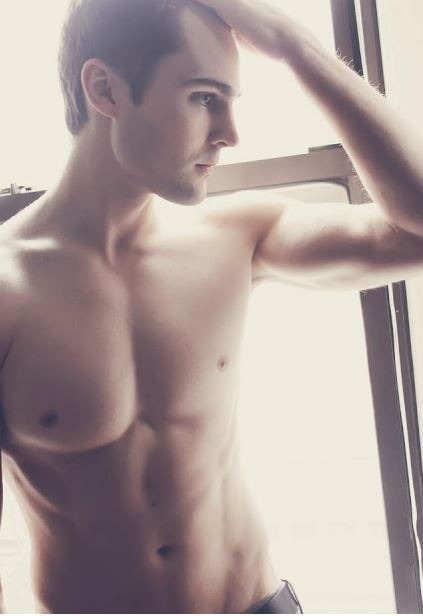 hewasabigfreak:  Nick Uhas Shirtless