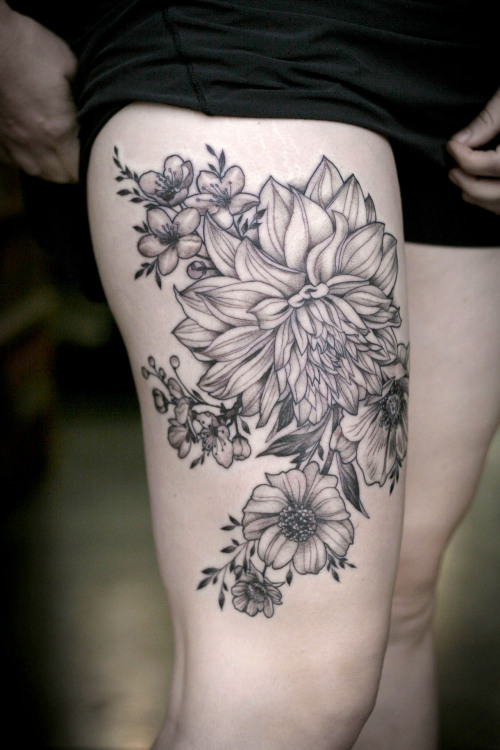 fuckyeahtattoos:  Dahlias and garden flowers by Alice Kendall at Wonderland Tattoo in Portland, OR  http://wonderlandtattoospdx.tumblr.com 