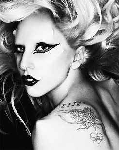 arrtpop:  Lady Gaga Over the Shoulder 