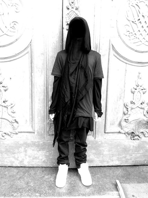 blvckpvssy:  overdeauxis:  Follow Overdeauxis, The Streetfashion Bible!  For a