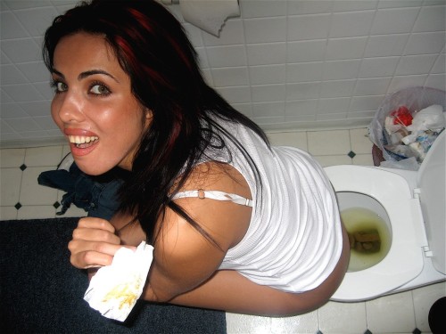 XXX mofaultra:  Toilet pooping girl and jap scat. photo