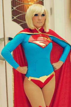 Nerdgeekgamerdork:  Supergirl Cos Play