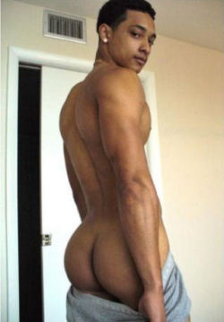 naturally-thick:  jkat2013:  videoblackgay: