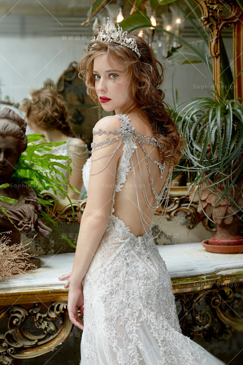 tullediaries: Sophie Design Wedding DressesEven the simplest wedding dress has its unique embellishm