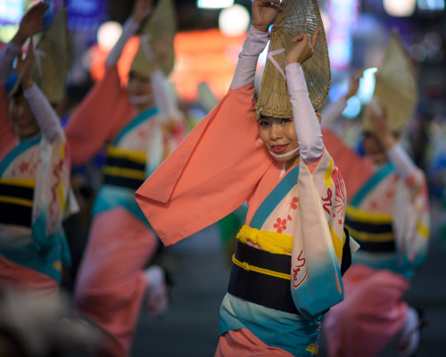 Simple moments from the Hatsudai Awaodori as seen through the Nikkor 135mm DC. I so regret only cons