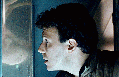 sci-fi-gifs:Aliens (1986) dir. James Cameron