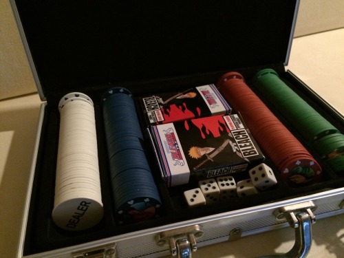 HELP ME I JUST FOUND WHAT APPEARS TO BE A CUSTOM MADE BLEACH THEMED POKER SET IN MY ATTIC HOW DO I C