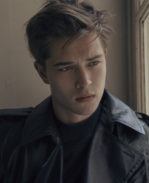 kcalron:  hotshoots:  Francisco Lachowski. Photographer Justino Esteves  😍😍😍😍😍 