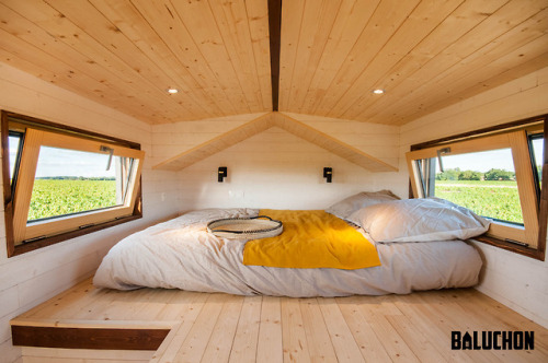 goodwoodwould: dreamhousetogo: The Epona by Baluchon Good wood - another awesome tiny home, this tim