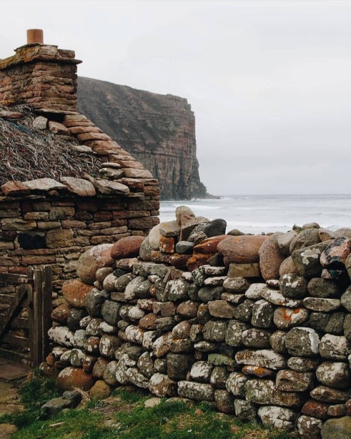 myfairylily:Rackwick/Burnmouth Bothy, Isle of Hoy, Orkney, UK | @mattdoran_