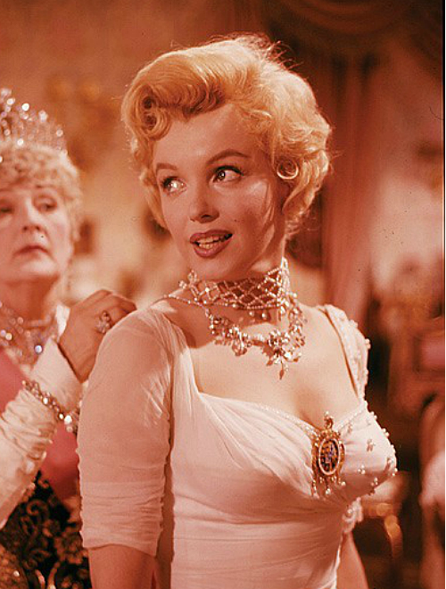 audreyandmarilyn: Marilyn Monroe photographed by Milton Greene during the filming of The Prince and the Showgirl, 1956.