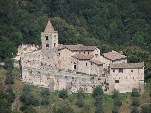 The Abbey of San Cassiano, Narni Narni (in Latin, Narnia) is an ancient hilltown and comune of Umbri