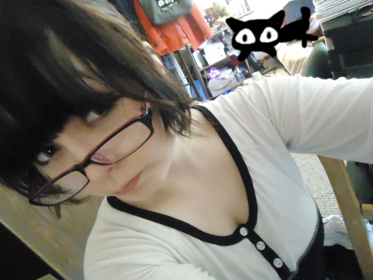 royakan:  glasses AND my hair back? amazing