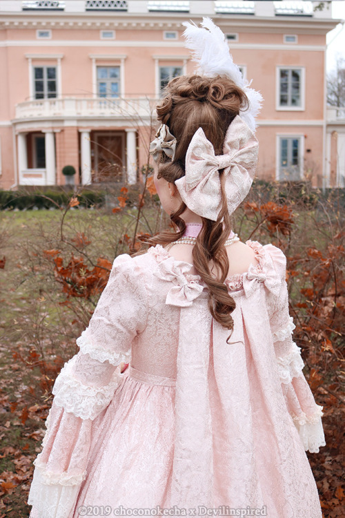 Rococo LadyThis is a collaboration with  @devilinspiredofficial I recently received this Henrietta R