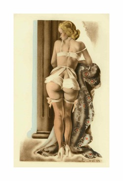 agracier:  showing off lingerie - a 1930s