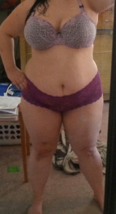 onceuponanightmarexo:  Birthday lingerie!  Feeling sexy! !!