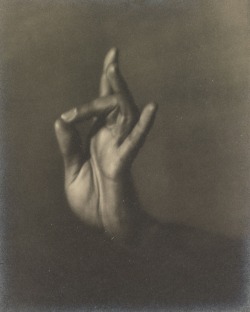 nobrashfestivity:  Helen Pierce Breaker, India Ramosay’s Hand, 1935