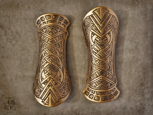 Raven bracers, Assassin's Creed: Valhalla, hand-tooled in 10 oz veg-tan leather.
(Available from Armory Rasa)