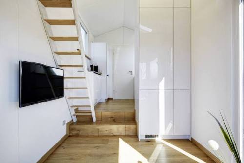 dreamhousetogo:Tiny House by Holzdesign Hegelsmann