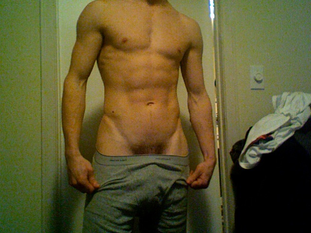 fraternityrow:  ain’t nothing wrong here, damn fine body and what looks like a
