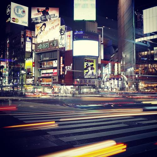 ネオンが眩しい夜の渋谷。 #tokyo #shibuya #shibuyacrossing #nightview #citylights #neon #東京 #渋谷 #ricoh #ricohgr #