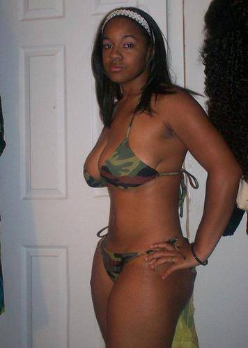 ebony-fancy:  We love ebony girls!  DAMNNNN!