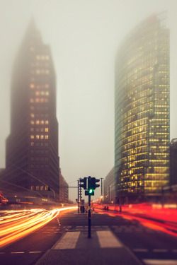 captvinvanity:    Breath of Berlin   | Photographer