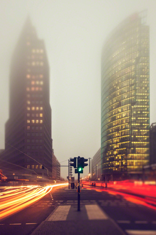 captvinvanity:    Breath of Berlin   | Photographer | CV