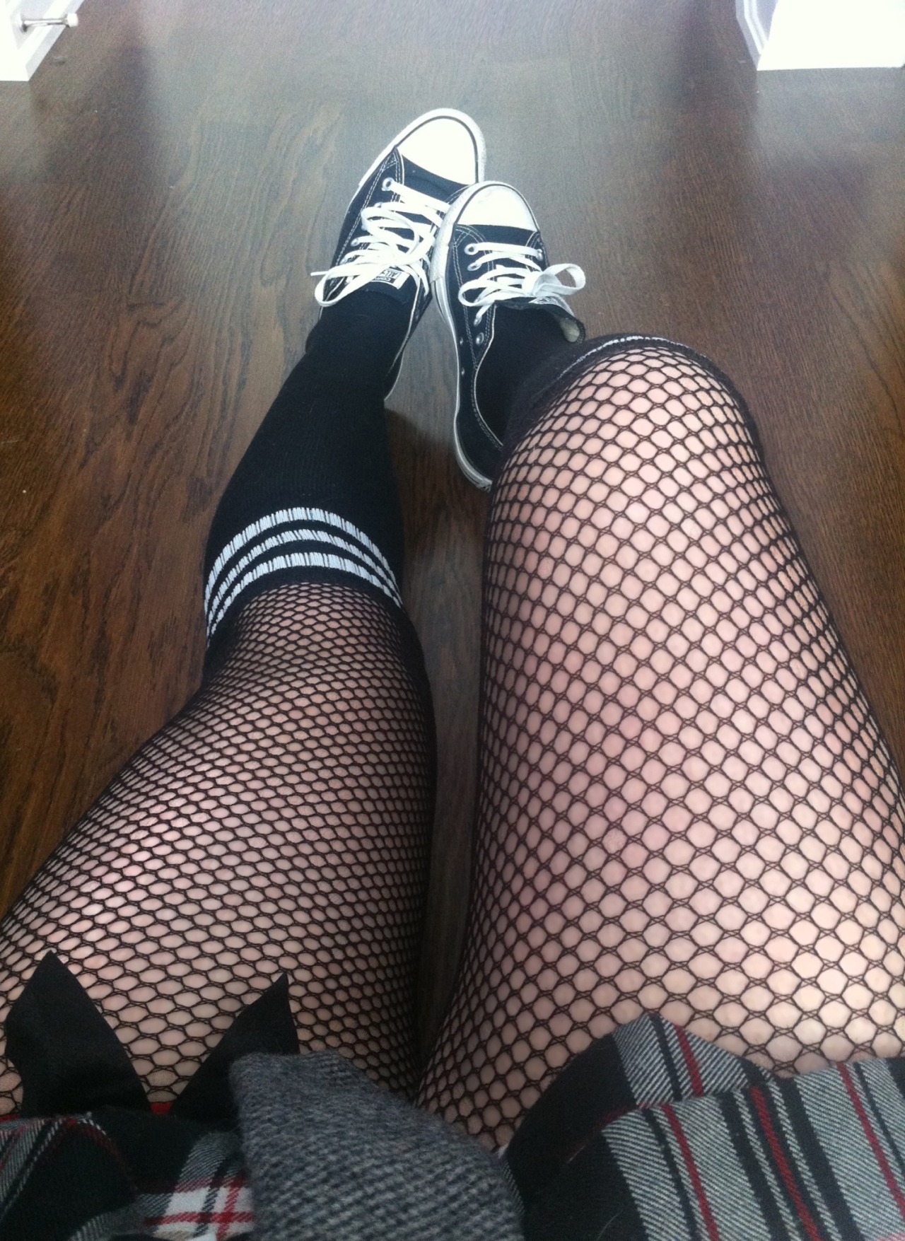 lexi-lolli:  belles-jeunes-femmes:  lexischoolgirl:  love fishnets and knee highs.